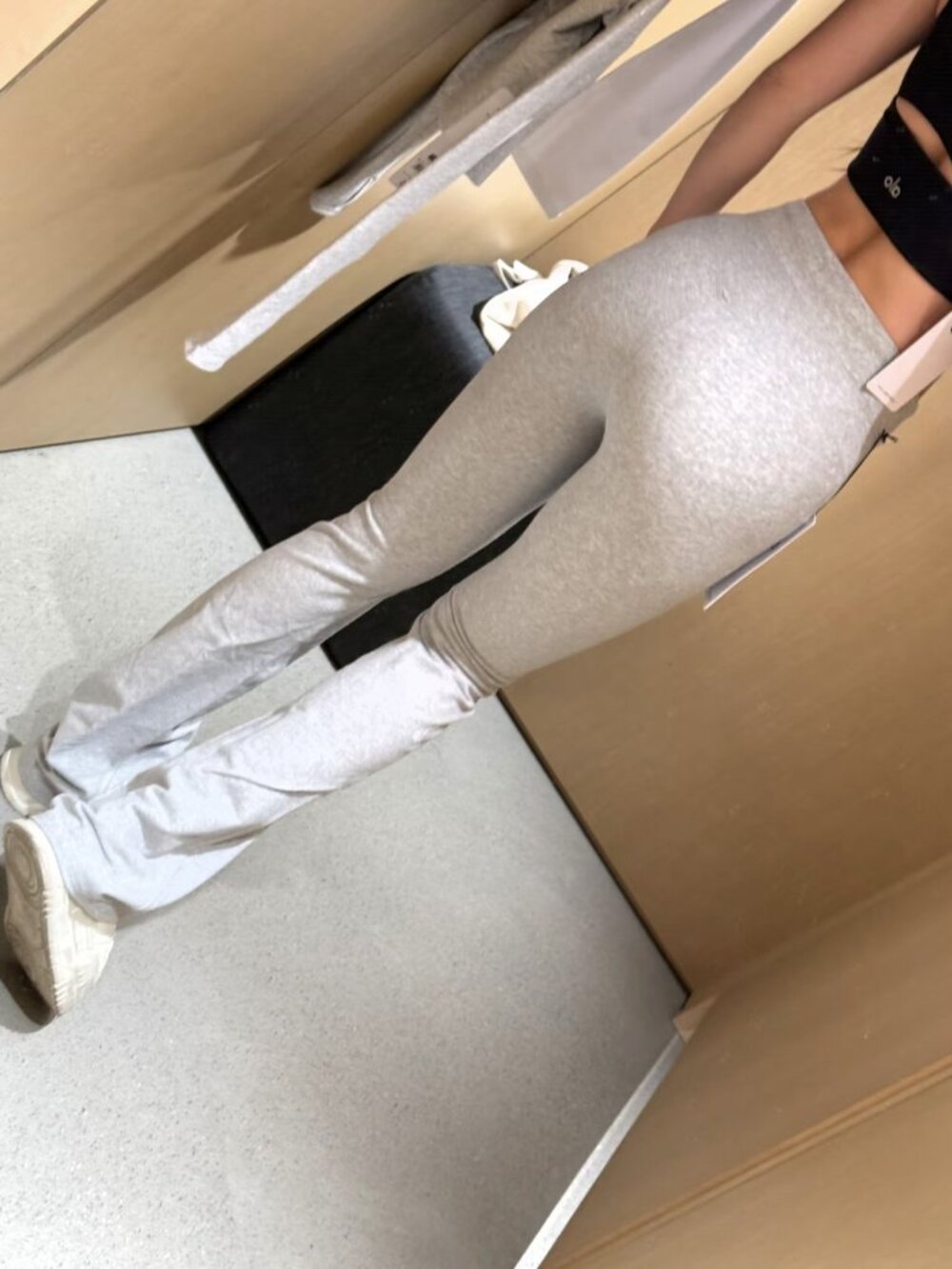 Soft Alo Yoga Sway Bootcut Sweatpant🧘🏻Athletic Heather Grey Cute Clean🔥S-M - Picture 7 of 7